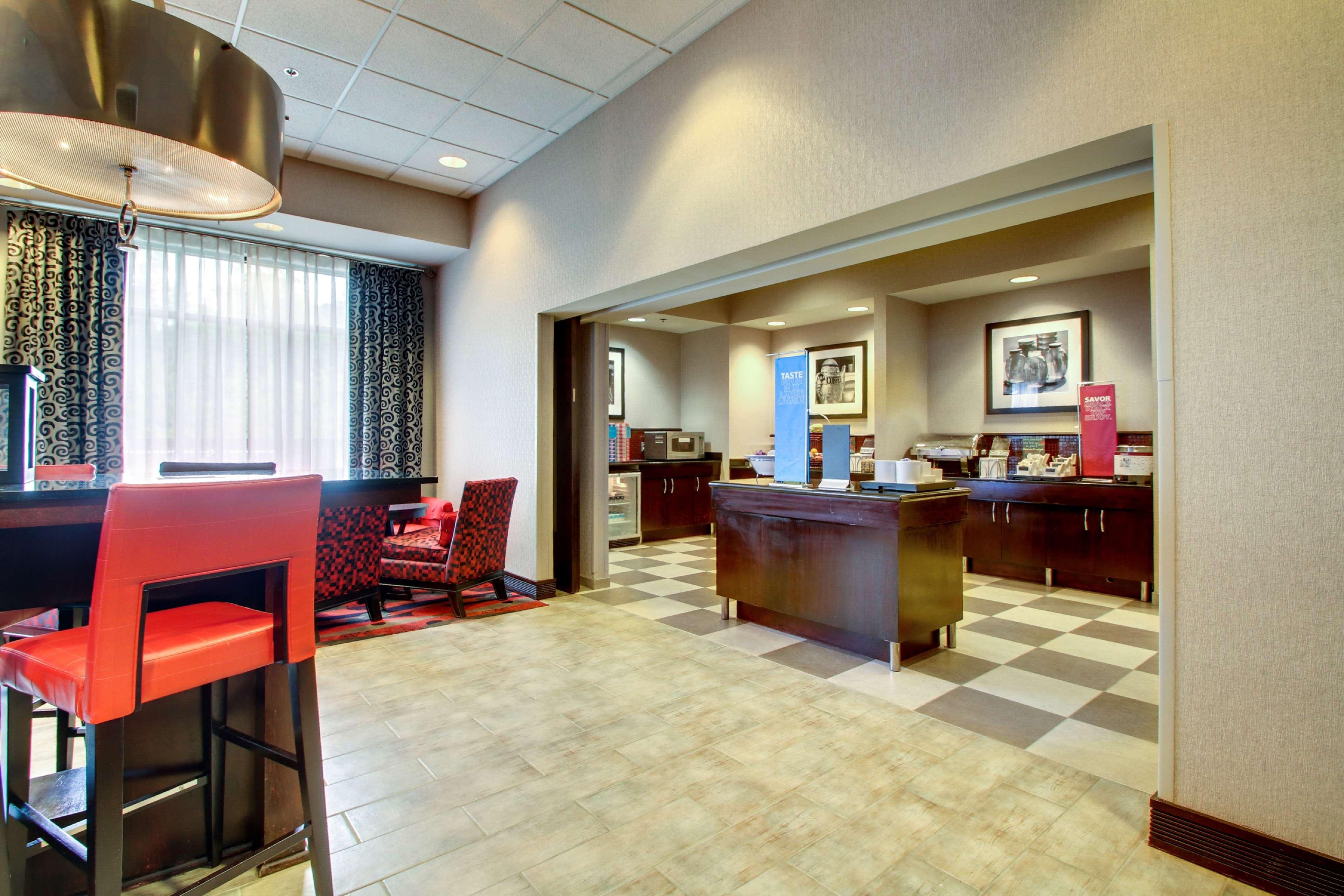 Hampton Inn Birmingham/Leeds Eksteriør bilde