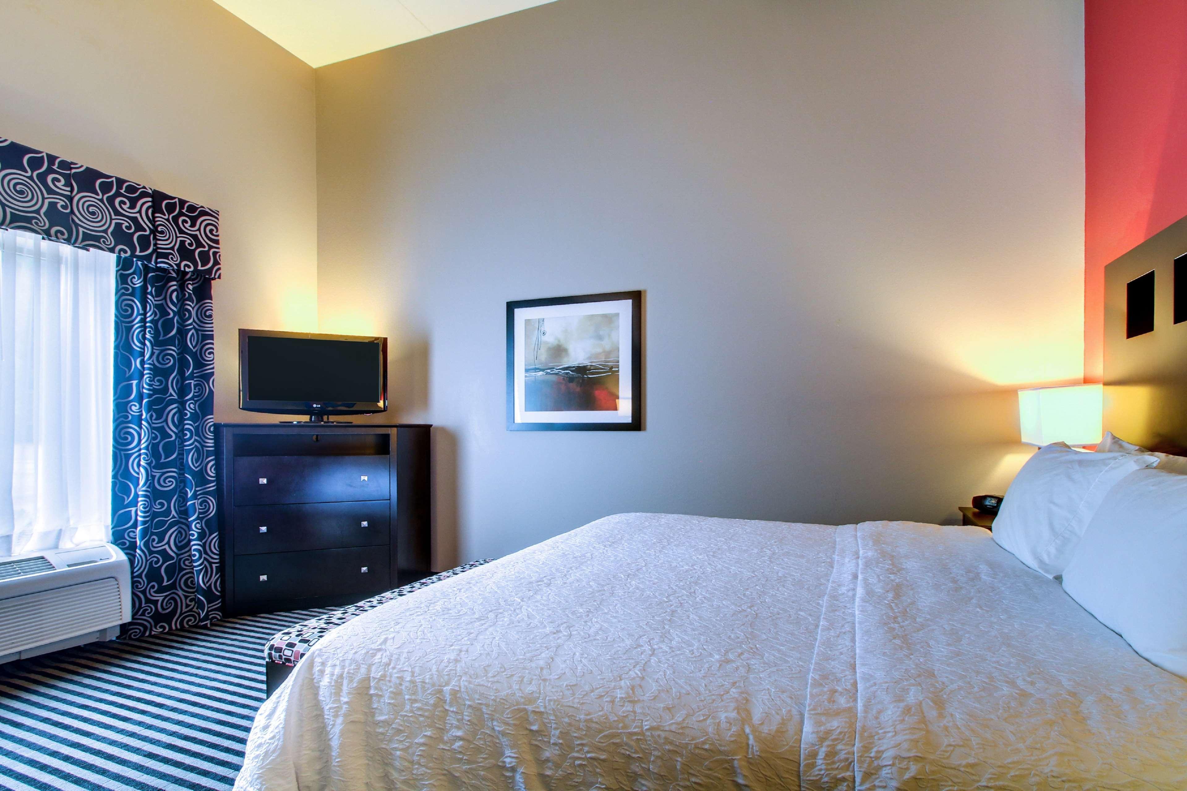Hampton Inn Birmingham/Leeds Eksteriør bilde
